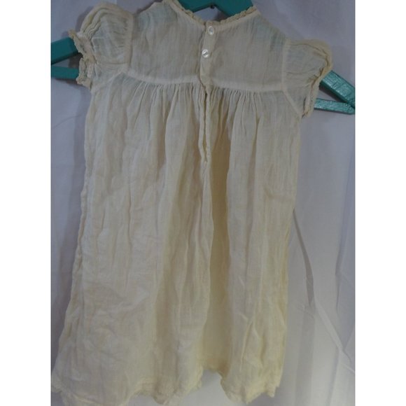 Antique VICTORIAN Baby Linen GOWN precious Eyelet Shell buttons Hand made Lace - Picture 2 of 7